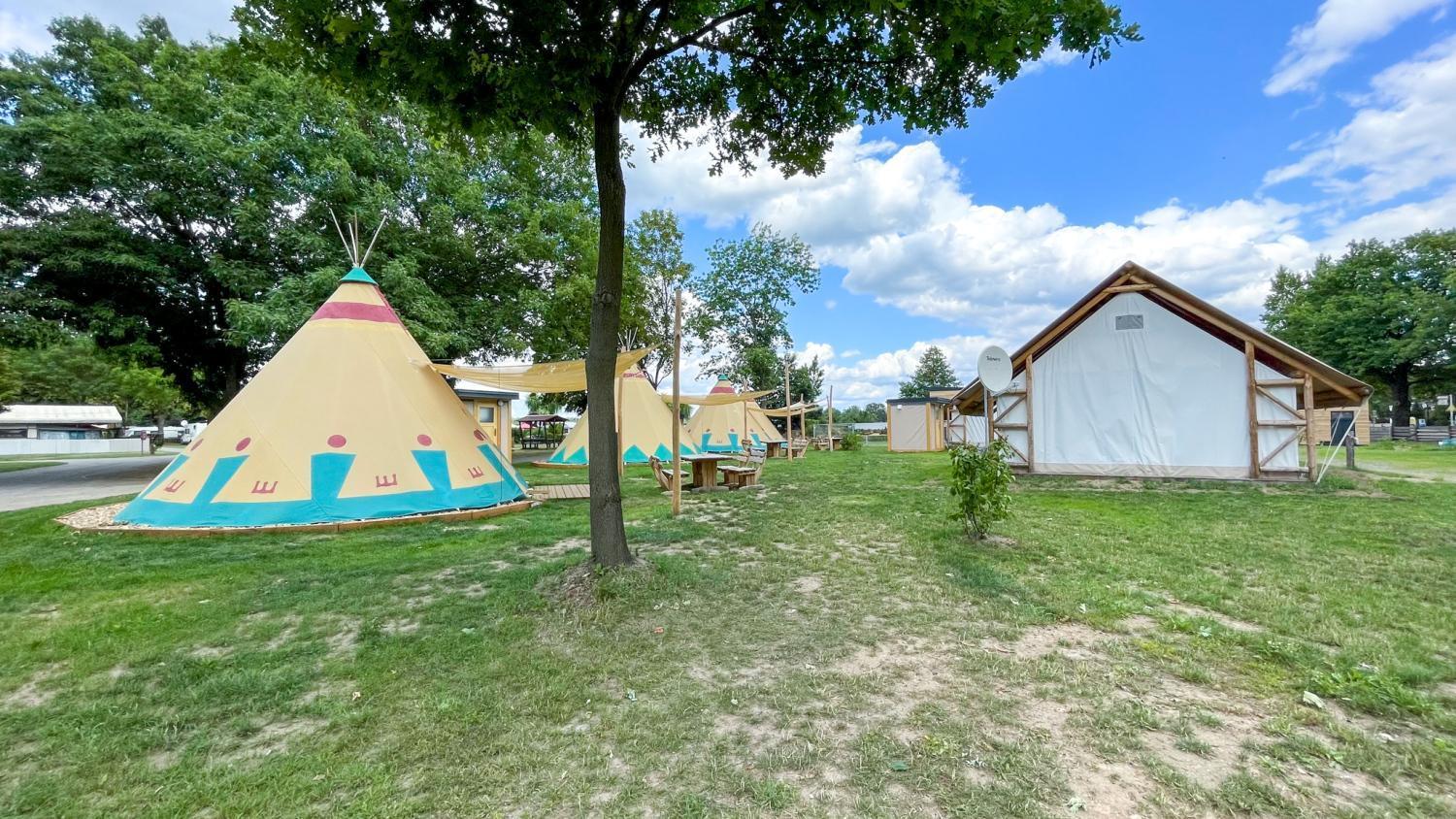 Tipi Illinois Apartment Falkenberg/Elster Exterior photo